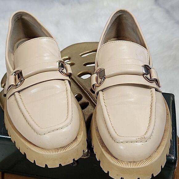 Zara Cream Loafers with Gold Buckle - Picture 12 of 14